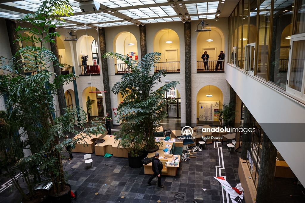 Amsterdam Üniversitesi'nde Filistin yanlısı protesto düzenlendi