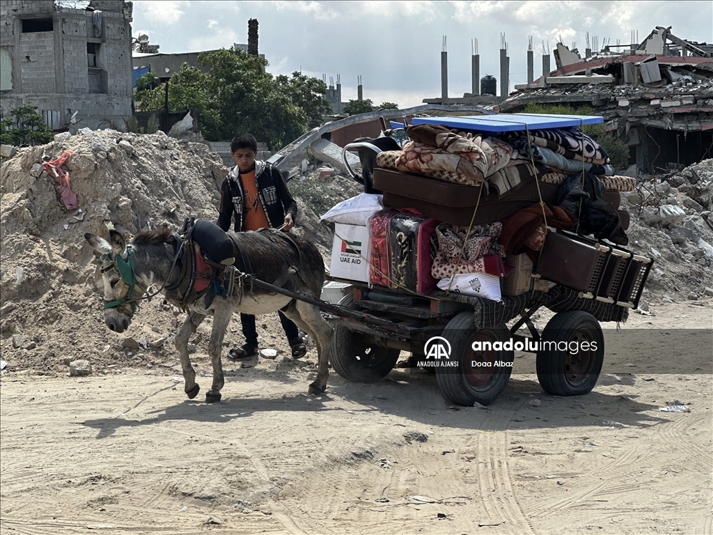 İsrail'in saldırıları sonrası Filistinliler, güvenli bölgelere göç ediyor