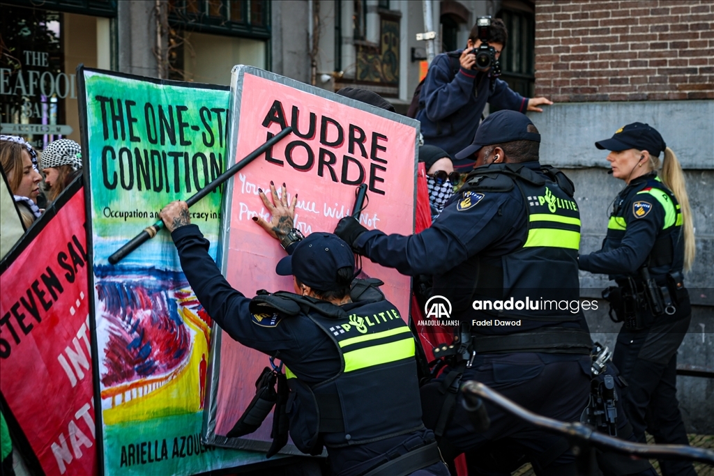 Amsterdam Üniversitesi öğrencileri Filistin’e destek için eylem düzenledi