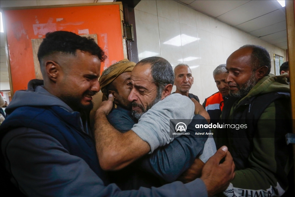 İsrail, Gazze'de alıkoyduğu ve sağlık durumları kötüleşen 9 Filistinliyi salıverdi