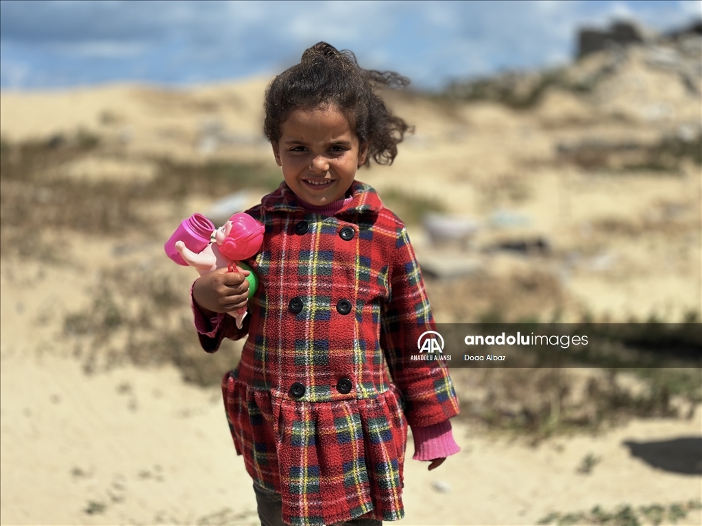 İsrail'in saldırıları sonrası Filistinliler, güvenli bölgelere göç ediyor