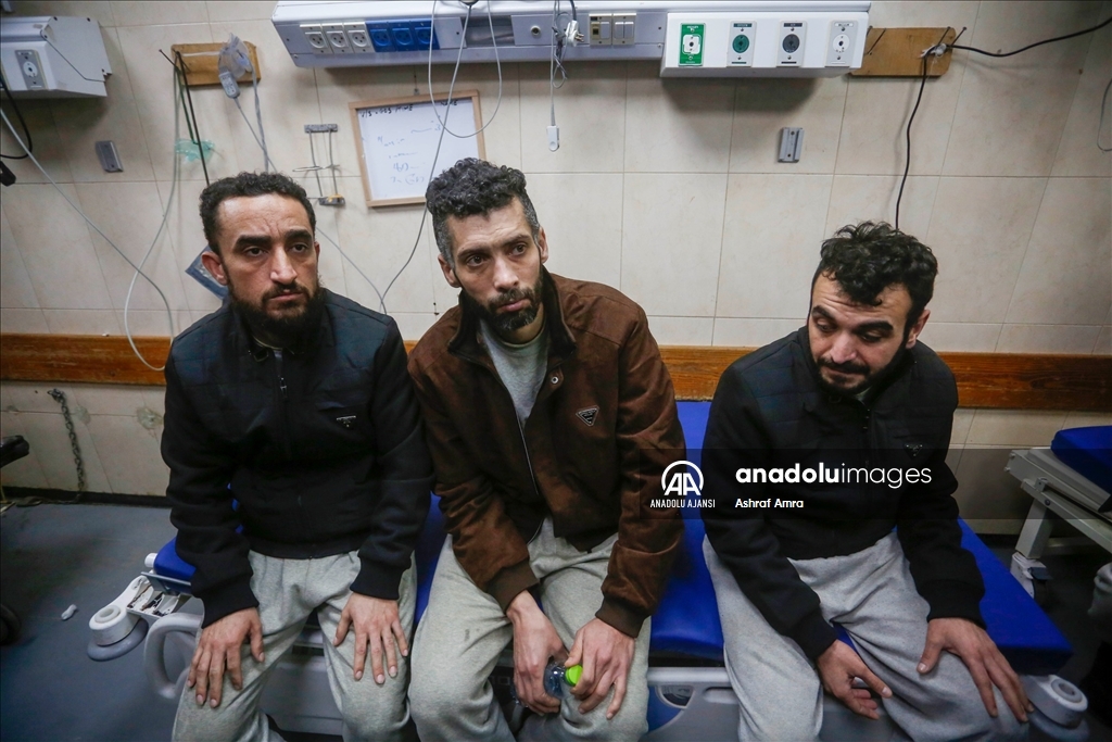 İsrail, Gazze'de alıkoyduğu ve sağlık durumları kötüleşen 9 Filistinliyi salıverdi