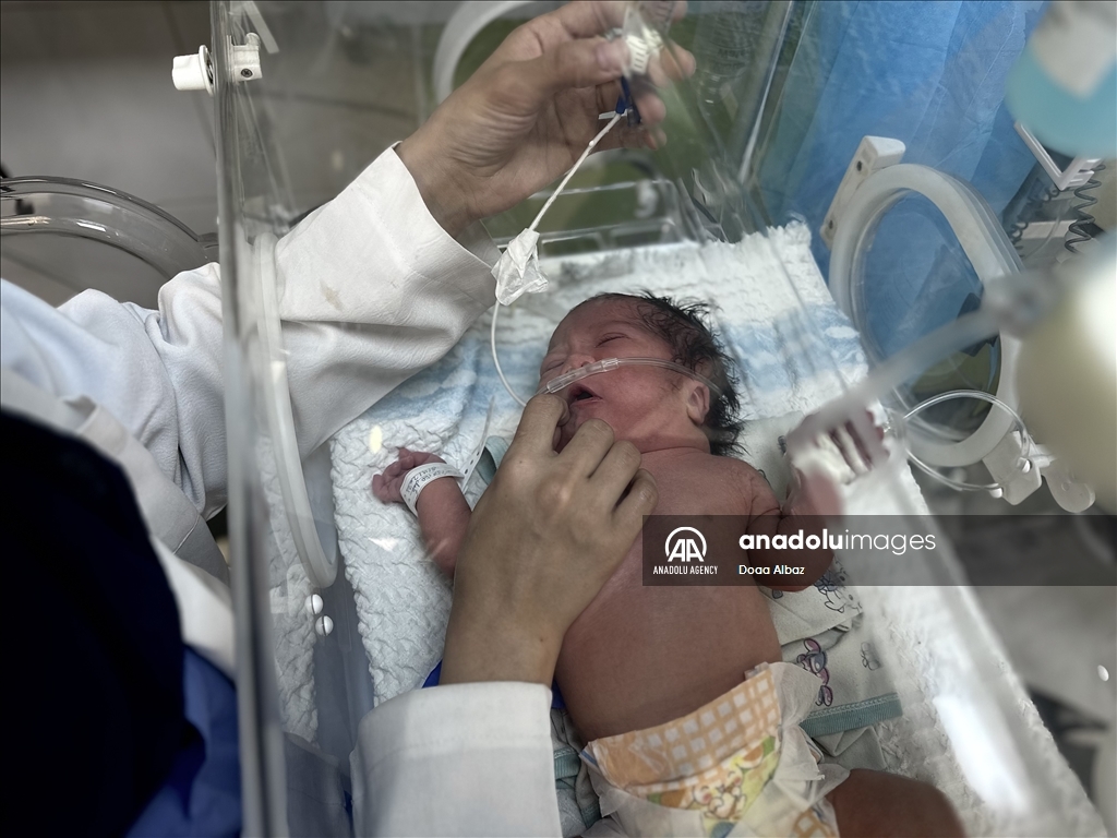 غزة.. إغلاق إسرائيل للحدود يعمق الأزمة في وحدات الأطفال حديثي الولادة
