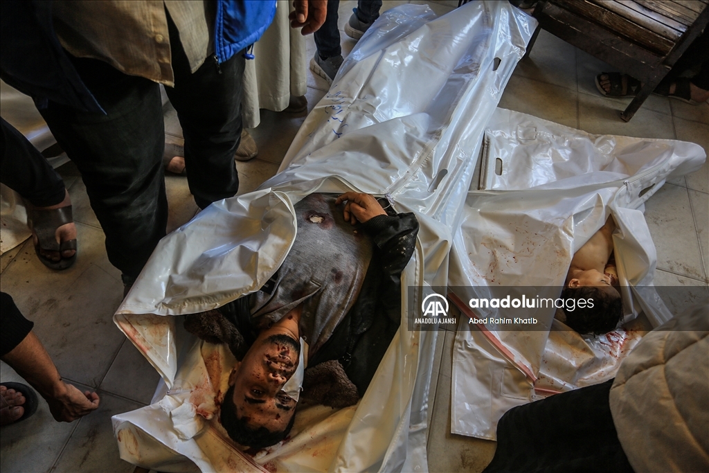 İsrail ordusu yerinden edilmiş Filistinlilerin sığındığı çadırları hedef aldı