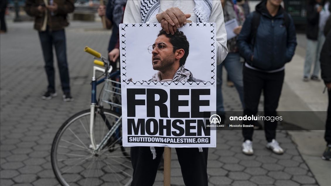 New York'ta Filistin kökenli üniversite öğrencisi Mohsen Mahdawi'nin gözaltına alınması protesto edildi