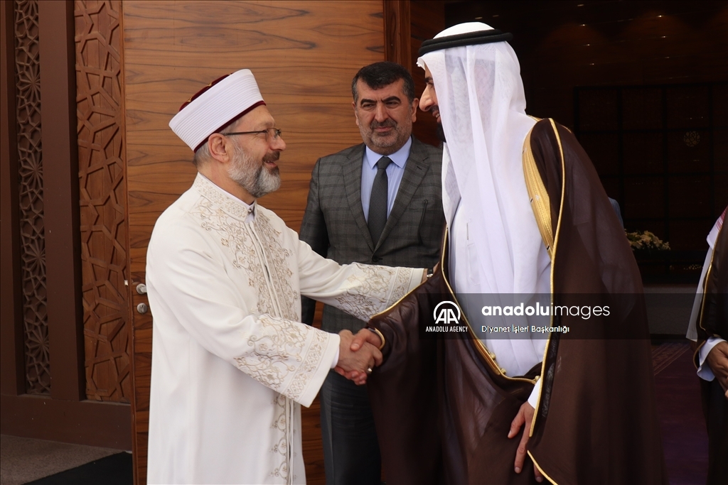 رئيس الشؤون الدينية التركي يلتقي وزير الحج السعودي