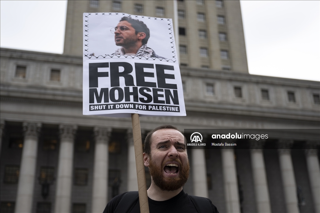 New York'ta Filistin kökenli üniversite öğrencisi Mohsen Mahdawi'nin gözaltına alınması protesto edildi