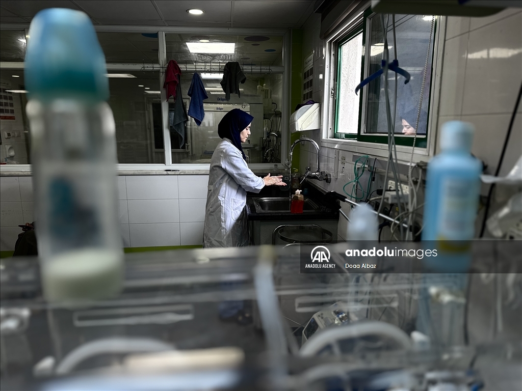 غزة.. إغلاق إسرائيل للحدود يعمق الأزمة في وحدات الأطفال حديثي الولادة