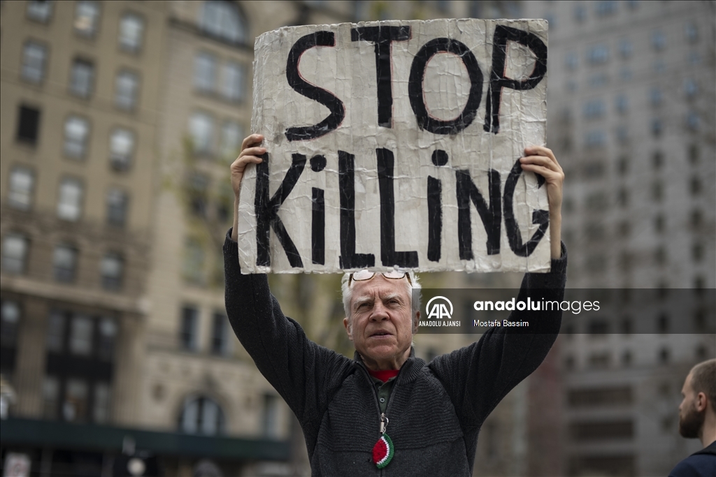 New York'ta Filistin kökenli üniversite öğrencisi Mohsen Mahdawi'nin gözaltına alınması protesto edildi