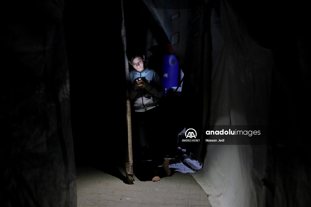 Daily life in Gaza under Israeli attacks