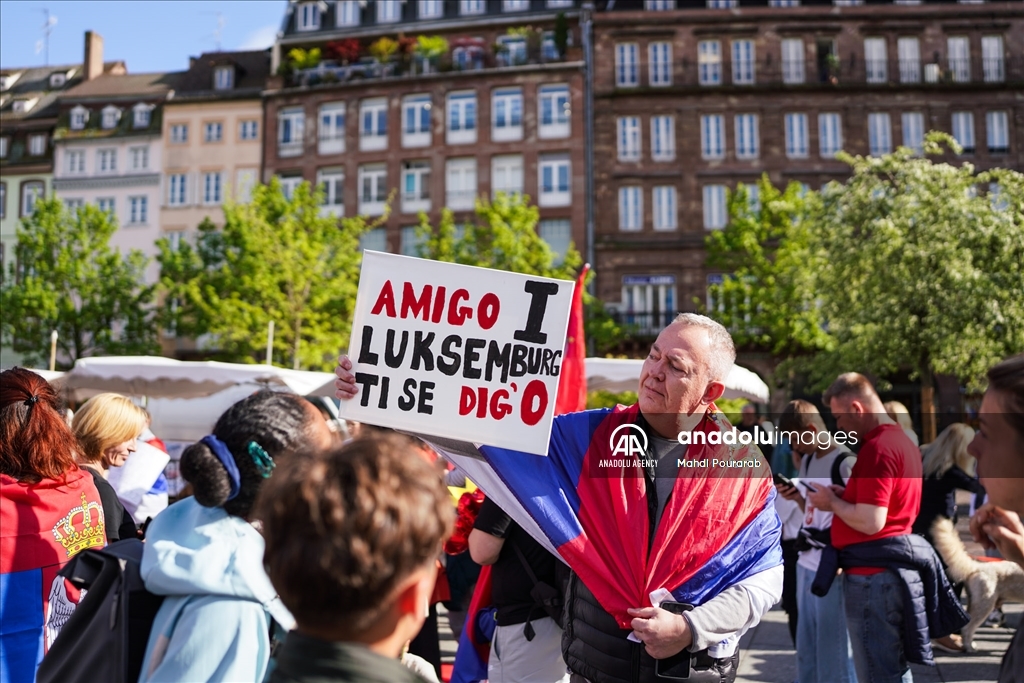 80 Serbian students cycled to Strasbourg to denounce corruption in Serbia