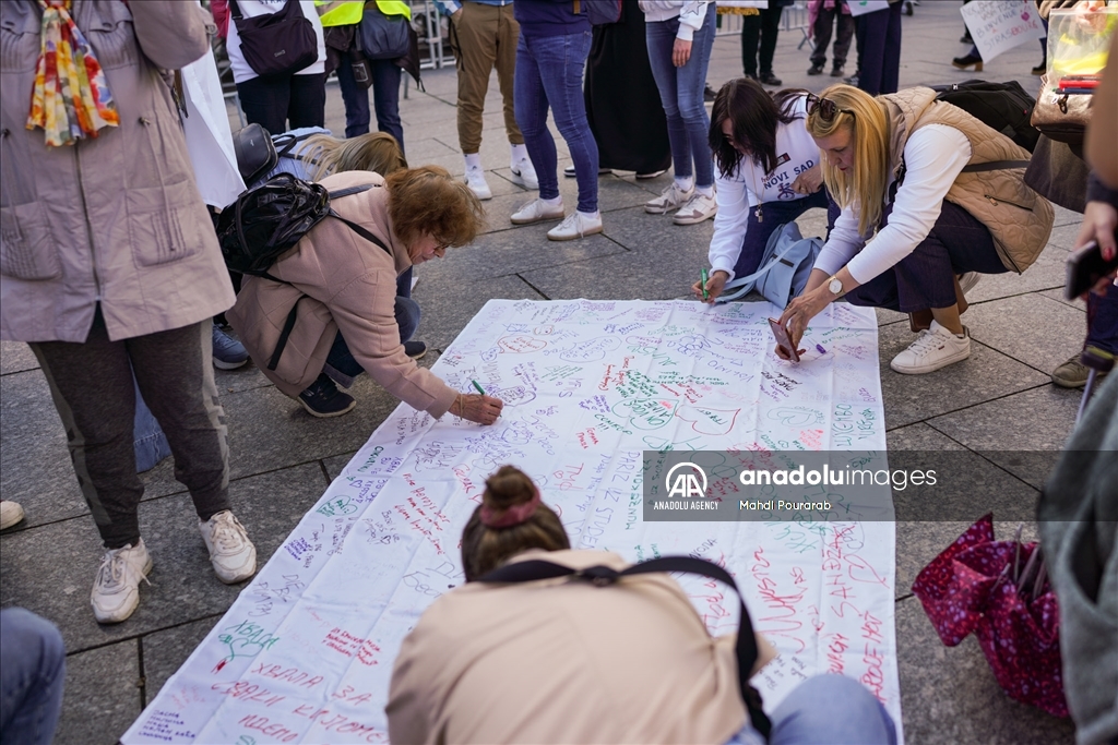 80 Serbian students cycled to Strasbourg to denounce corruption in Serbia