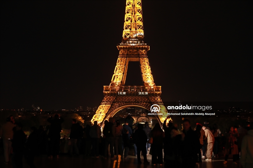 Eyfel Kulesi, Gazze için “Barış” mesajıyla aydınlatıldı