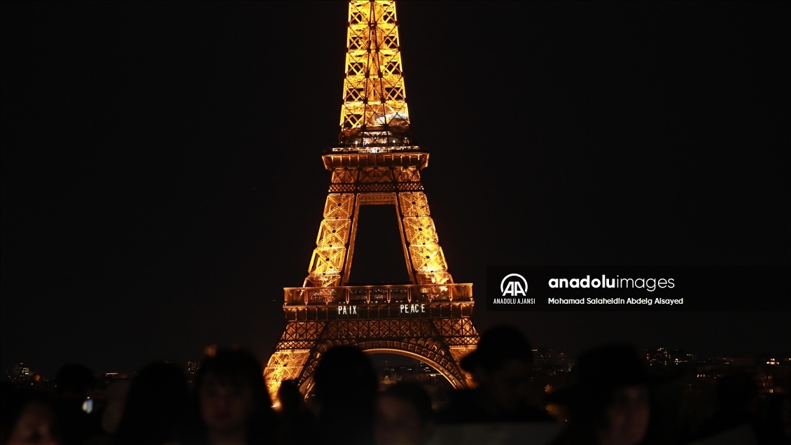 Eyfel Kulesi, Gazze için “Barış” mesajıyla aydınlatıldı