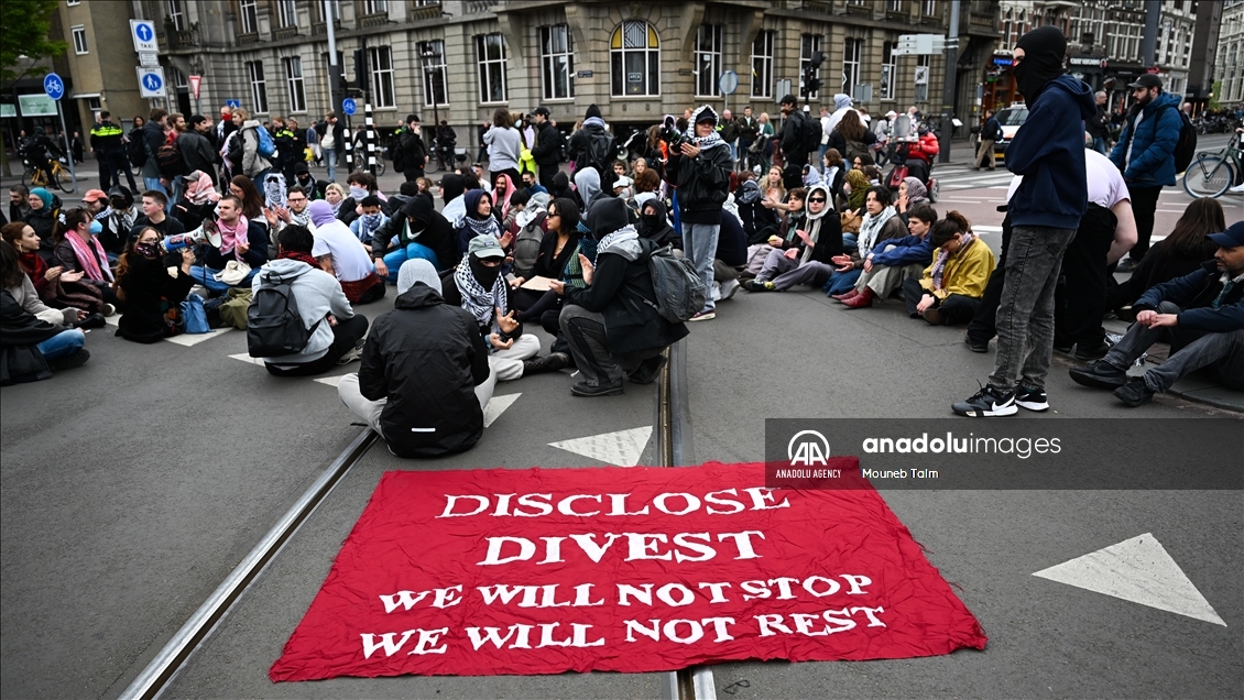 Sit-in protest in Amsterdam solidarity with Palestinians and detained students