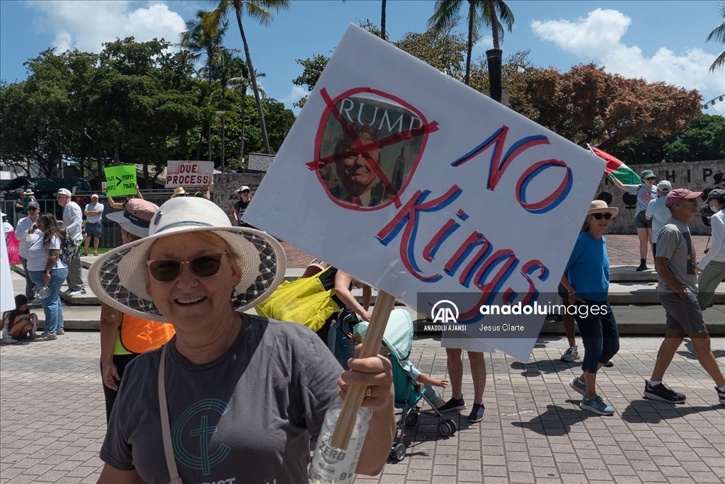 ABD'nin Miami kentinde Trump yönetimine karşı protesto gösterisi düzenlendi