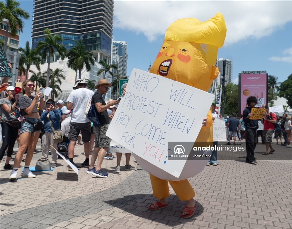 ABD'nin Miami kentinde Trump yönetimine karşı protesto gösterisi düzenlendi