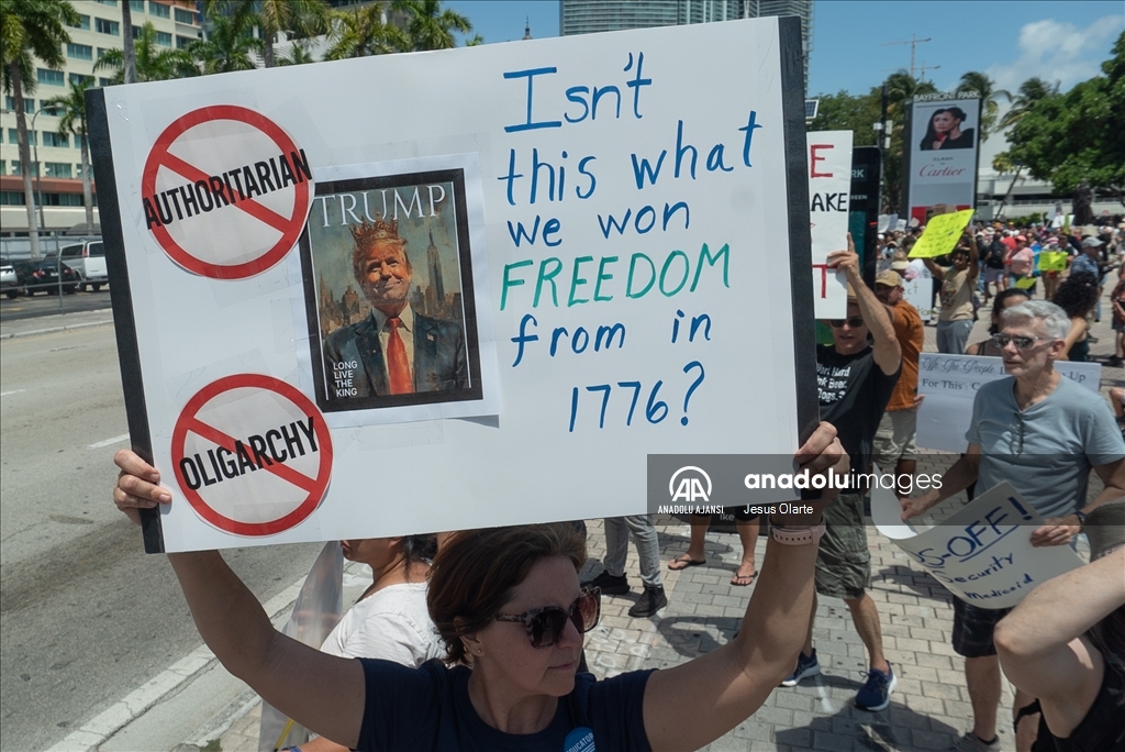 ABD'nin Miami kentinde Trump yönetimine karşı protesto gösterisi düzenlendi