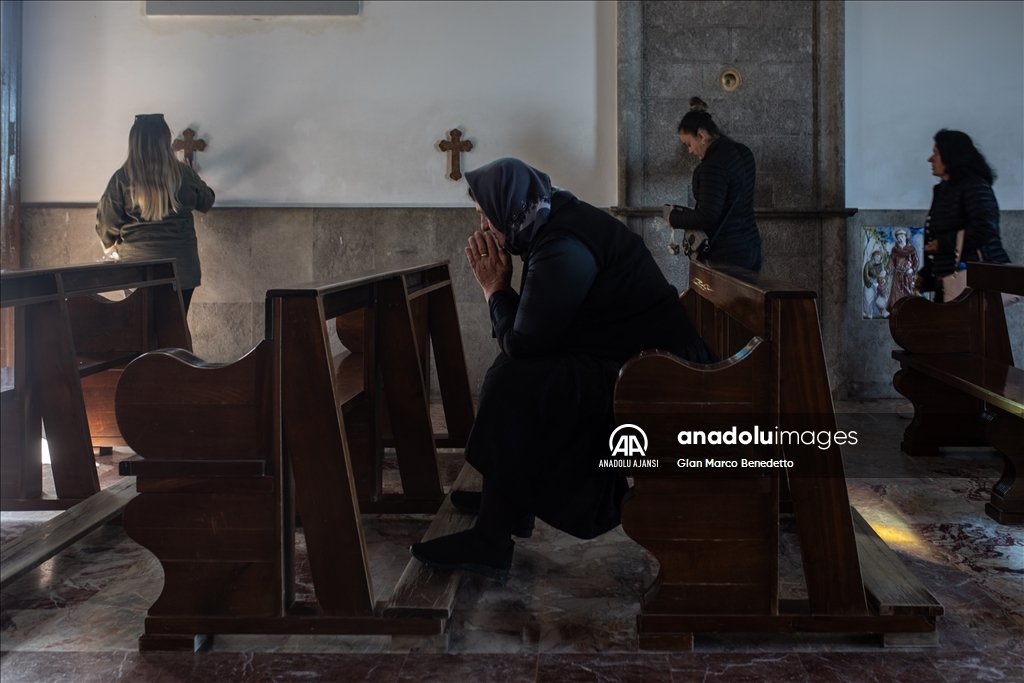 Arnavutluk’ta bulunan Aziz Anthony Tepesi ‘Kutsal Cumartesi’de ziyaretçilerini ağırladı