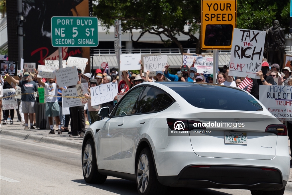 ABD'nin Miami kentinde Trump yönetimine karşı protesto gösterisi düzenlendi