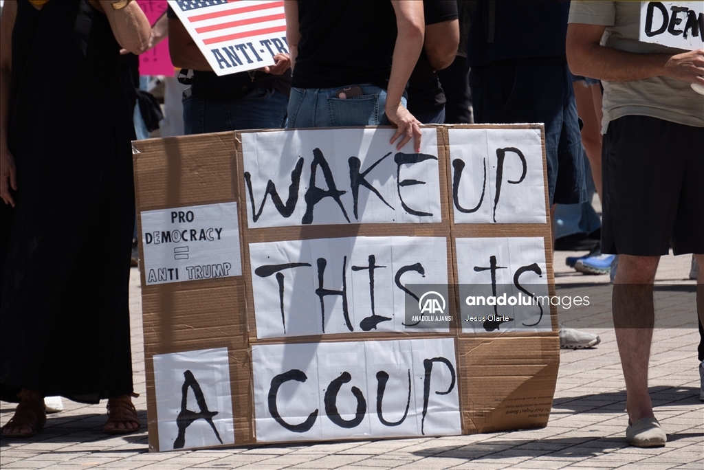 ABD'nin Miami kentinde Trump yönetimine karşı protesto gösterisi düzenlendi