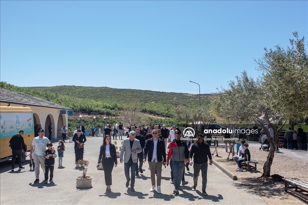 Arnavutluk’ta bulunan Aziz Anthony Tepesi ‘Kutsal Cumartesi’de ziyaretçilerini ağırladı