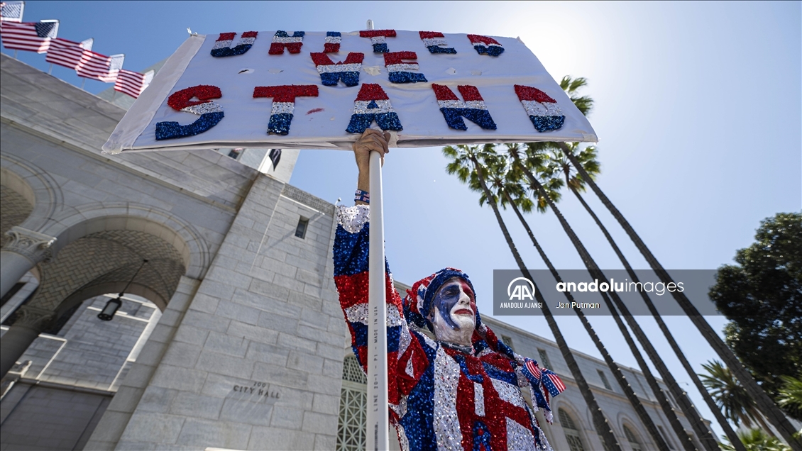 Los Angeles'ta Trump karşıtı gösteri