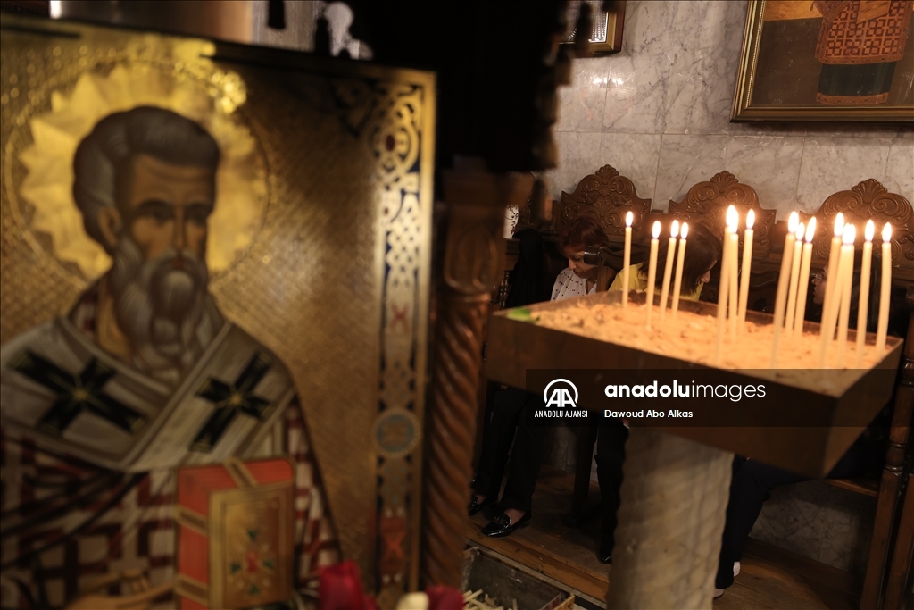 İsrail saldırıları altındaki Gazze'de Paskalya ayini