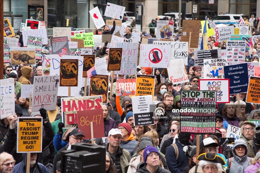 Illinois'de Trump karşıtı protesto gösterisi