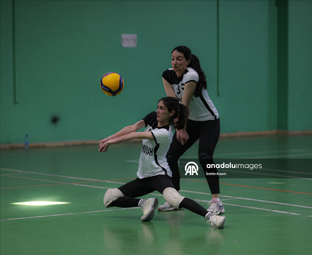 Baas rejiminin yıkılmasının ardından Şam’da ilk kez kadın voleybol turnuvası düzenlendi