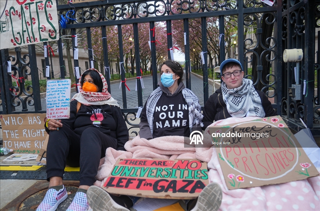 Студенты Колумбийского университета выразили протест против задержания активистов в Нью-Йорке