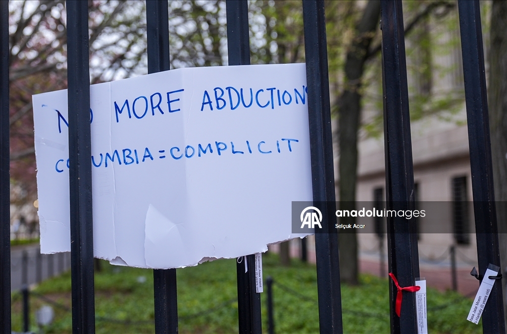 Студенты Колумбийского университета выразили протест против задержания активистов в Нью-Йорке
