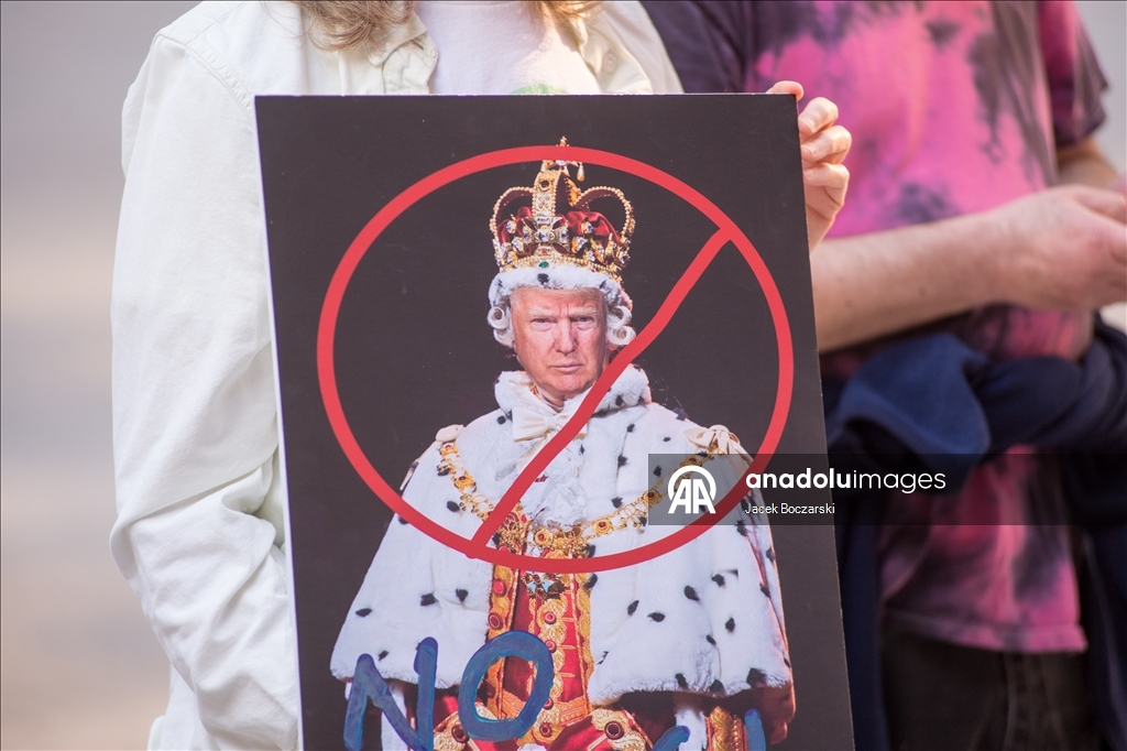 Indivisible Chicago выступила против угроз демократии