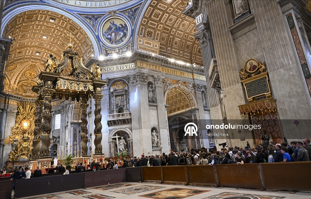 Papa Franciscus için taziye ziyaretleri sürüyor