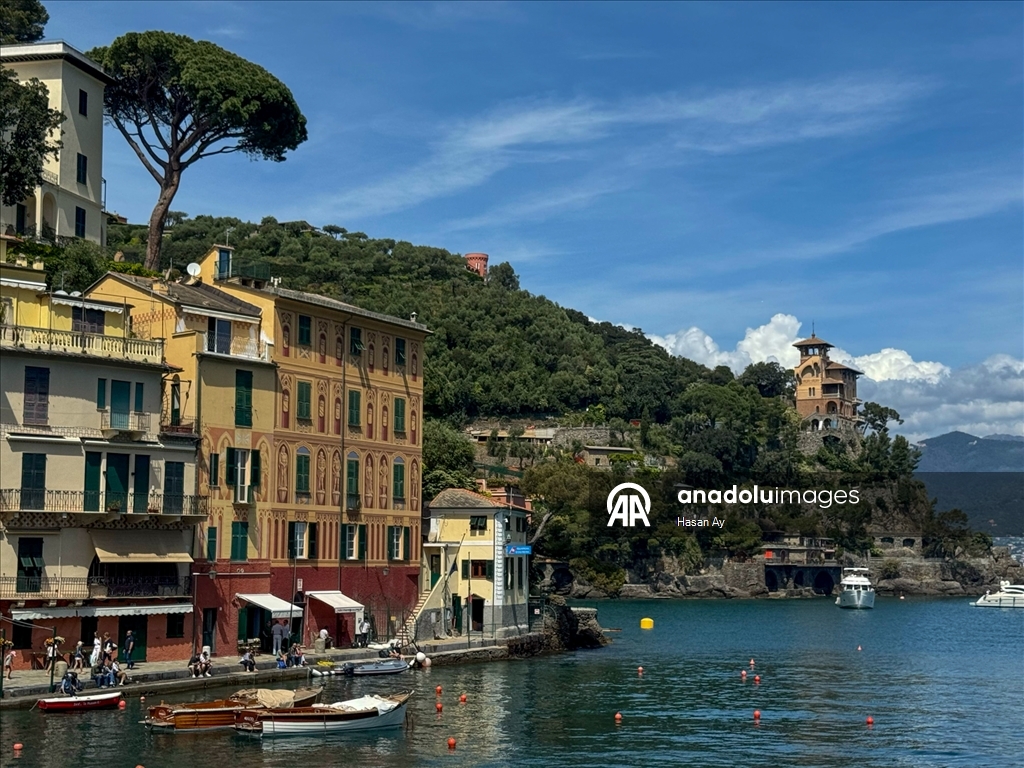 İtalya’nın liman beldesi Portofino, renkli evleriyle turistlerin gözdesi