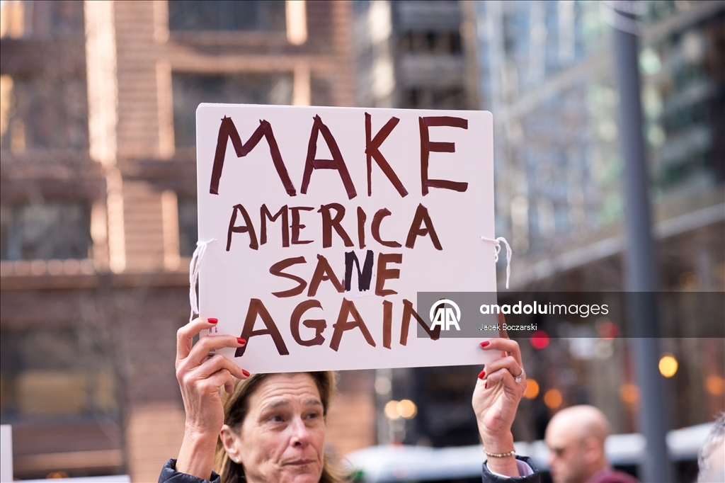 Indivisible Chicago выступила против угроз демократии