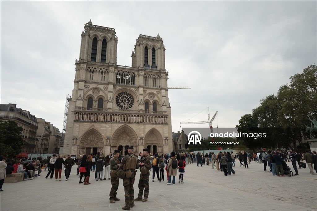 Paris mourns Pope Francis: Memorial mass at Notre-Dame Cathedral