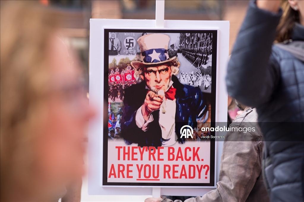 Indivisible Chicago выступила против угроз демократии