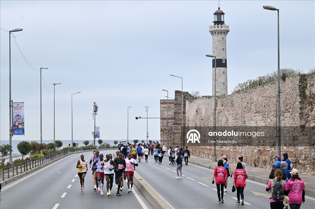 Стартовал 20-й Стамбульский полумарафон Türkiye İş Bankası