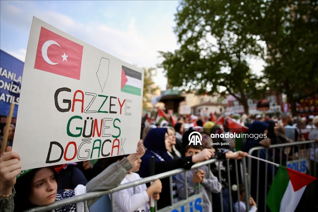 "غزة تموت".. مئات الأتراك يتظاهرون في بورصا نصرة لفلسطين