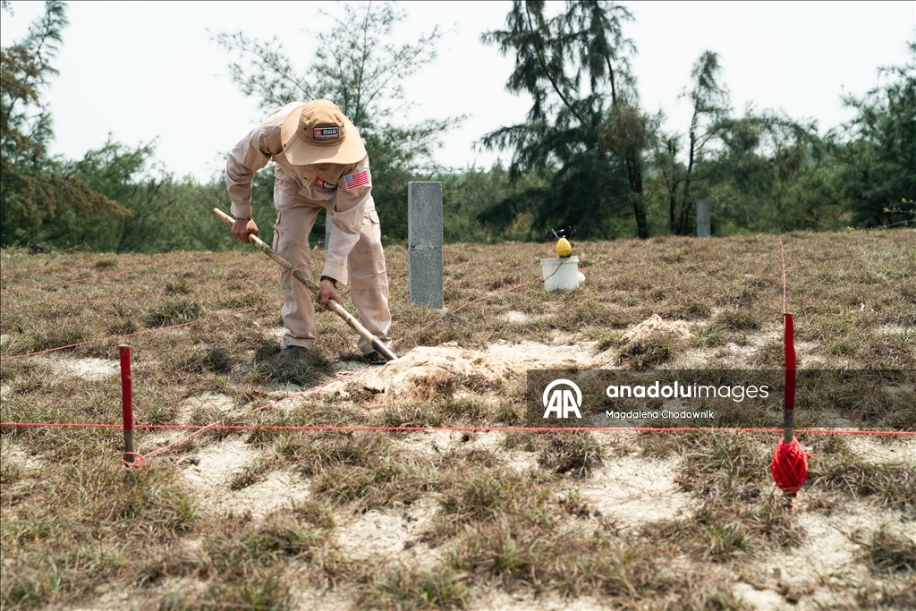 Vietnam Savaşının 50. yılında MAG, patlayıcıları temizlemeye devam ediyor