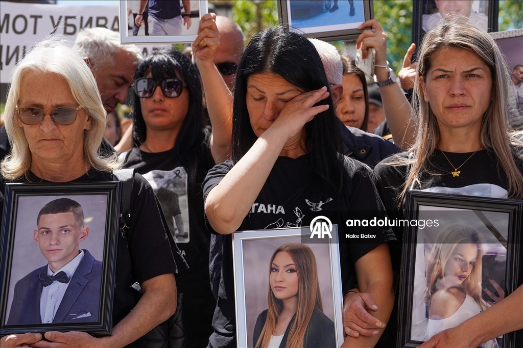Parents of night club fire victims march in Skopje