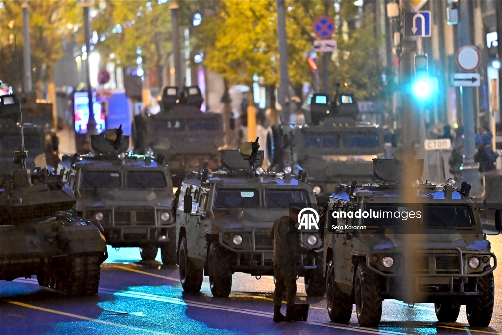 В Москве прошла ночная репетиция военного парада