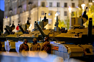 В Москве прошла ночная репетиция военного парада