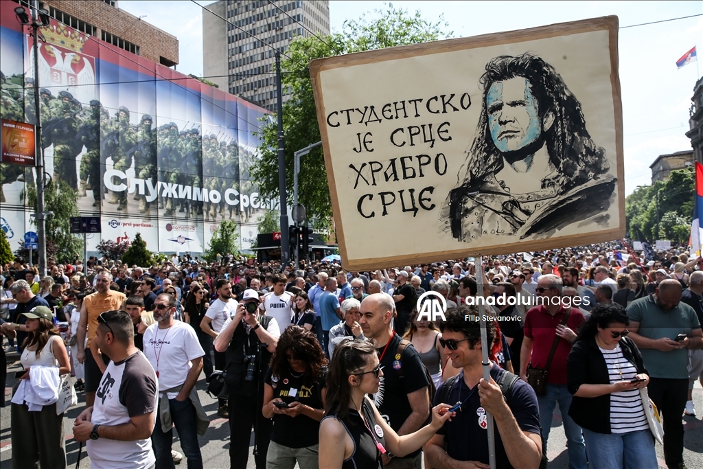 Prvomajski protest ispred Vlade Srbije u Beogradu: Aktuelni zakoni se moraju mijenjati