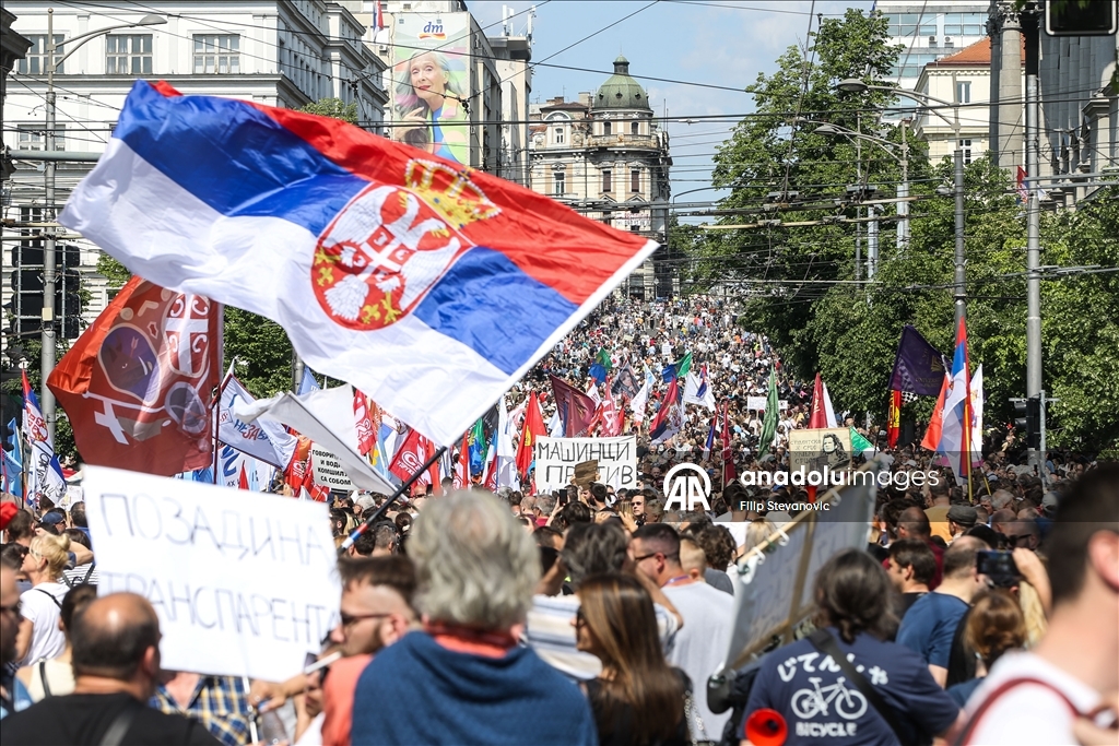 Prvomajski protest ispred Vlade Srbije u Beogradu: Aktuelni zakoni se moraju mijenjati