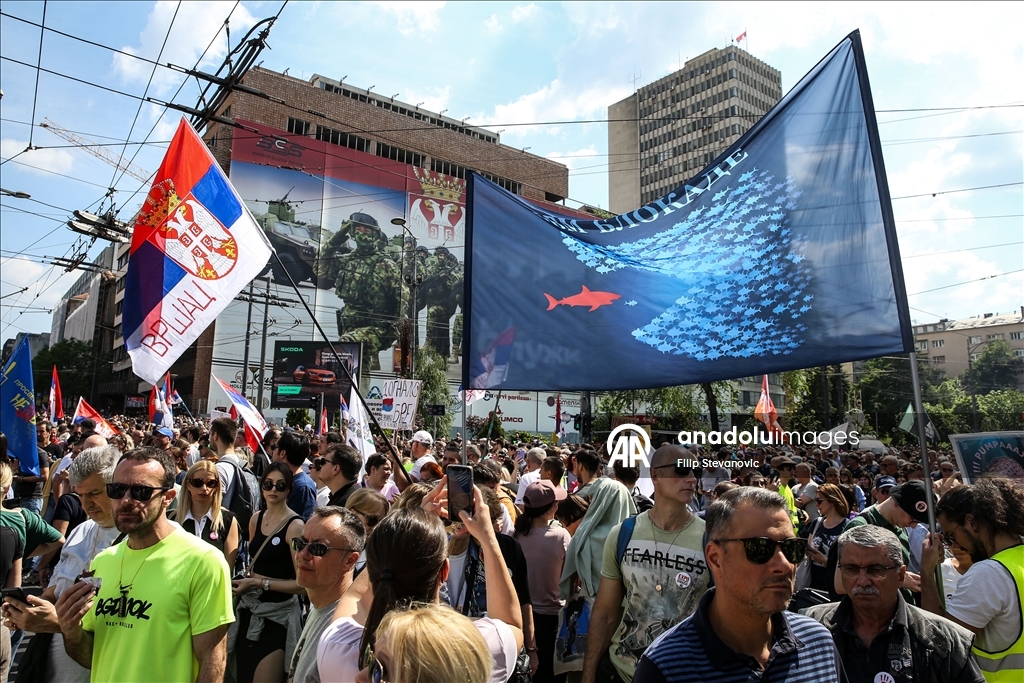 Prvomajski protest ispred Vlade Srbije u Beogradu: Aktuelni zakoni se moraju mijenjati