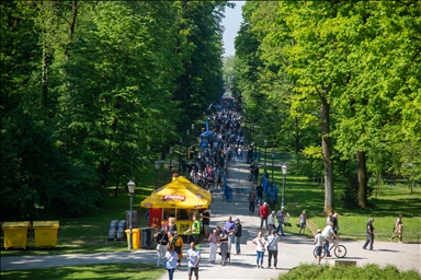 Na Praznik rada deseci hiljada Zagrepčana u Maksimiru, gradske ulice prazne