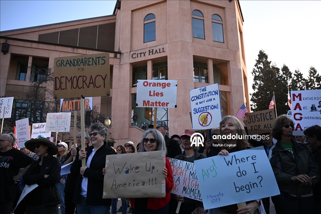 В Калифорнии прошли протесты против Трампа и Маска