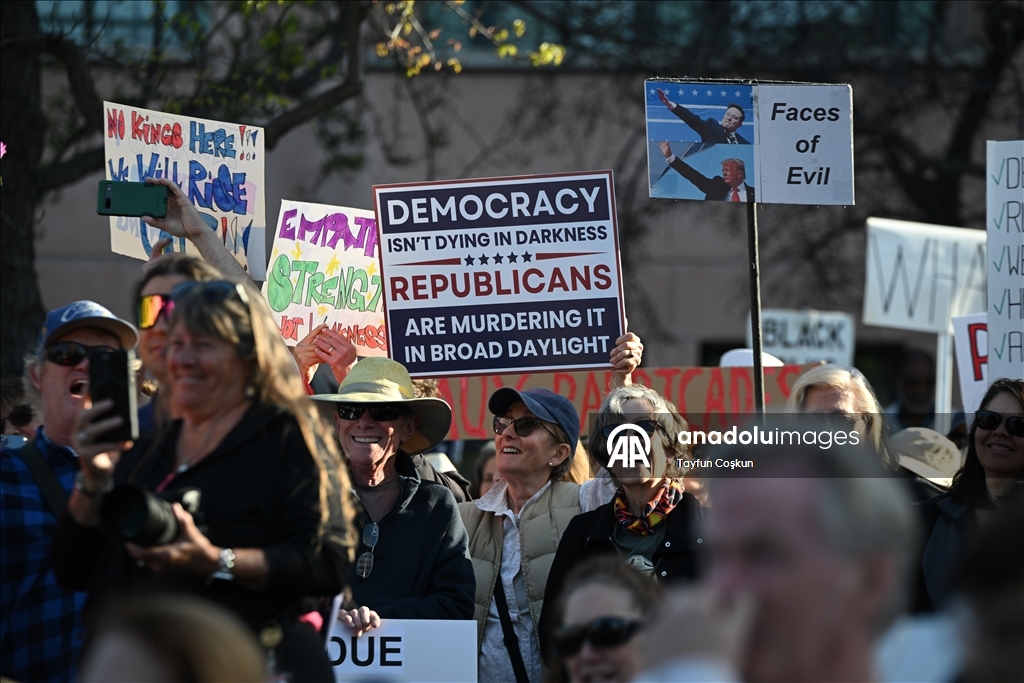 В Калифорнии прошли протесты против Трампа и Маска